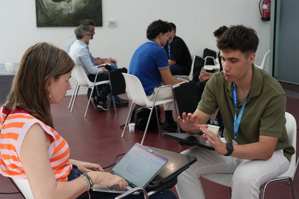 Networking en el stand de RelevX